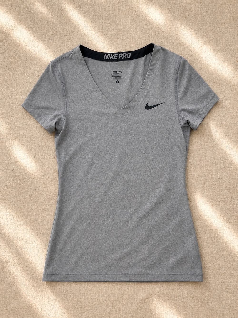 Nike Pro Dri-FIT Gray V-Neck Short Sleeve Athletic Top Women’s Small
